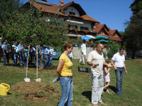 Navzoče je pozdravil župan g. Franc Jerič